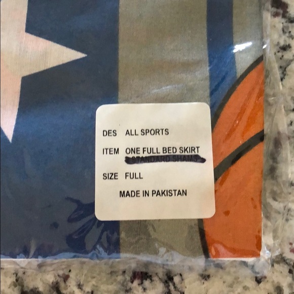 One full bed skirt all sports - Picture 3 of 3